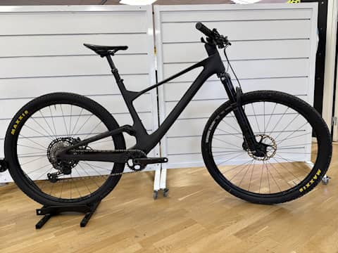 Begagnad Spark 910, Carbon/Svart, L