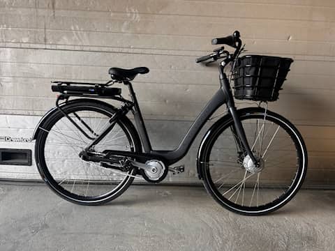 Begagnad Elina, Svart matt, 51cm